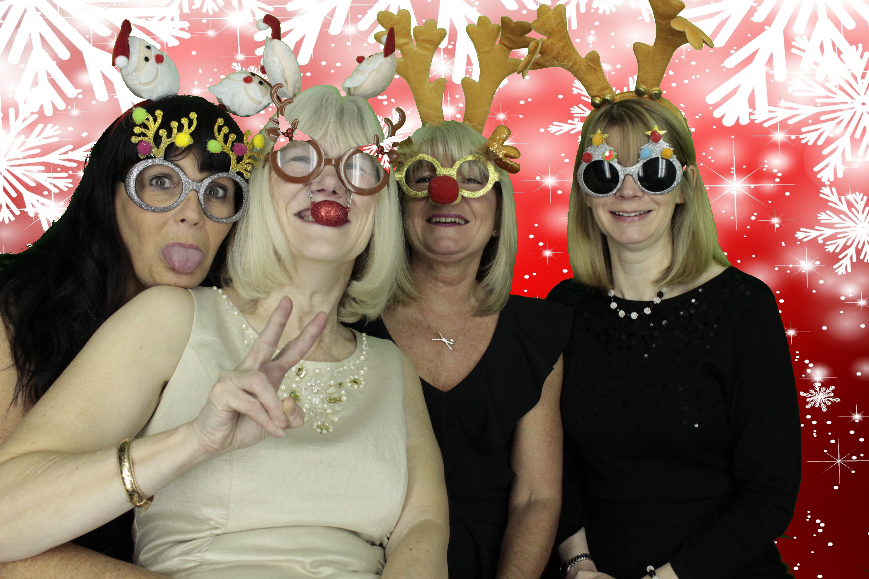 Silvermere Christmas Party | View more photos from the event at gallery.myphotoboothexperience.co.uk/u/MyPhotoBoothExperienceLtd/Silvermere-Christmas-Party-2